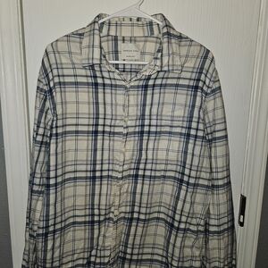 American Eagle Outfitters Cream and Blue Plaid Button-Down Shirt